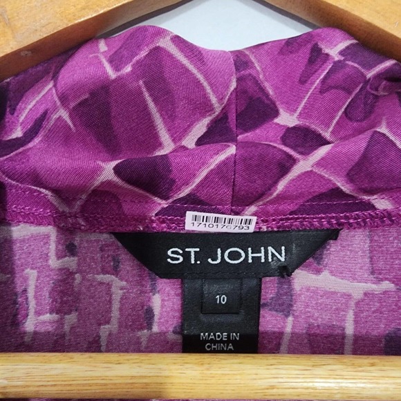 St. John Silk Purple V-neck Long Sleeve Blouse Size 10 - Picture 8 of 9